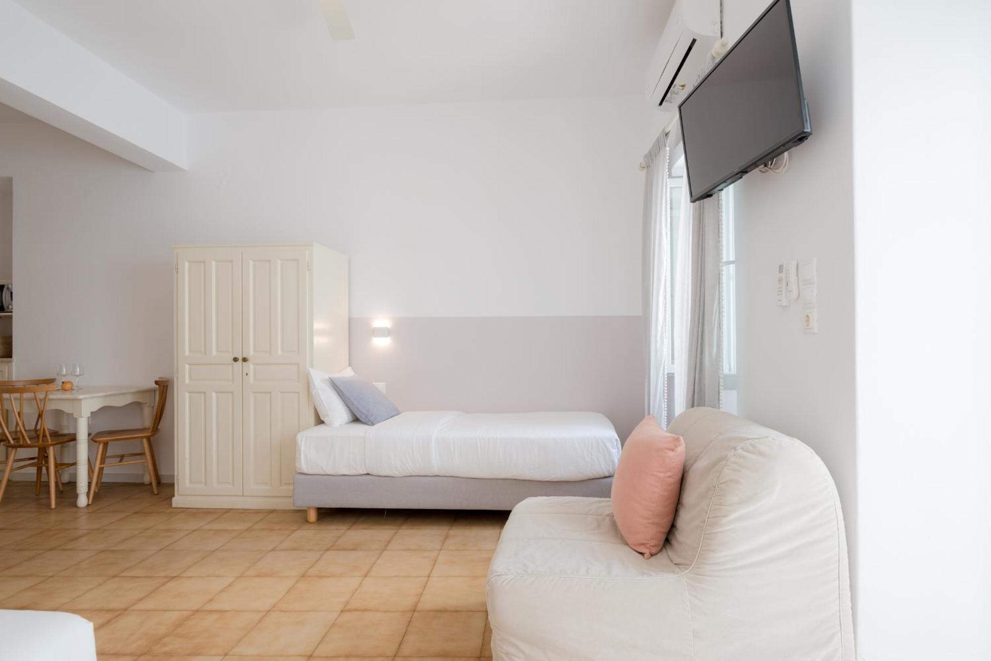 Nautilus Apartments ปาริเกีย ภายนอก รูปภาพ